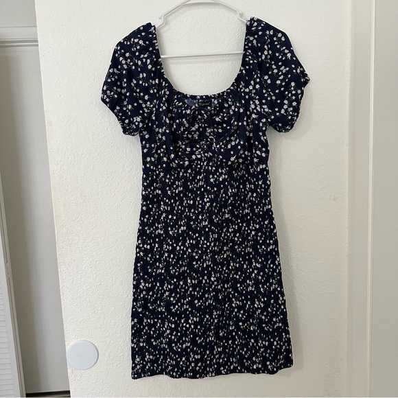 style house Dresses & Skirts - Style House - Navy Flower Fitted Dress Size Large